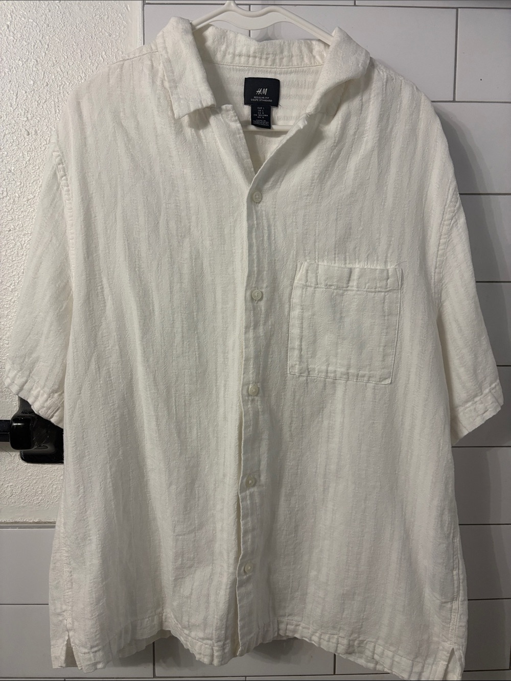 H&M Men's Cream Short-Sleeve Button-Down Shirt